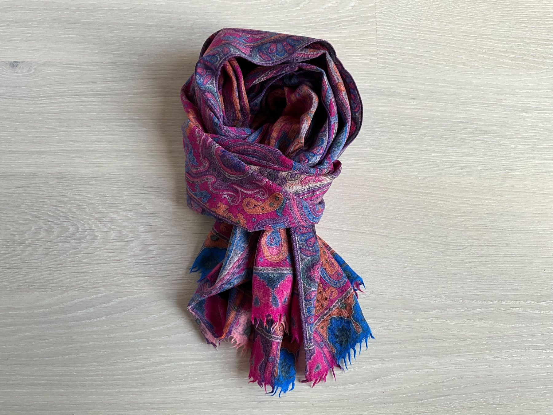 Etro Foulard & Sciarpe: Etro- écharpe – Usato da Meinier venduto da Izabelaanna 1