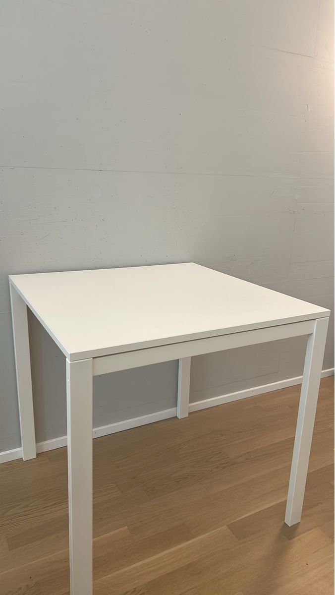 Ikea Tables: Ikea Vihals white table – D'occasion à Dübendorf par sej_57w9