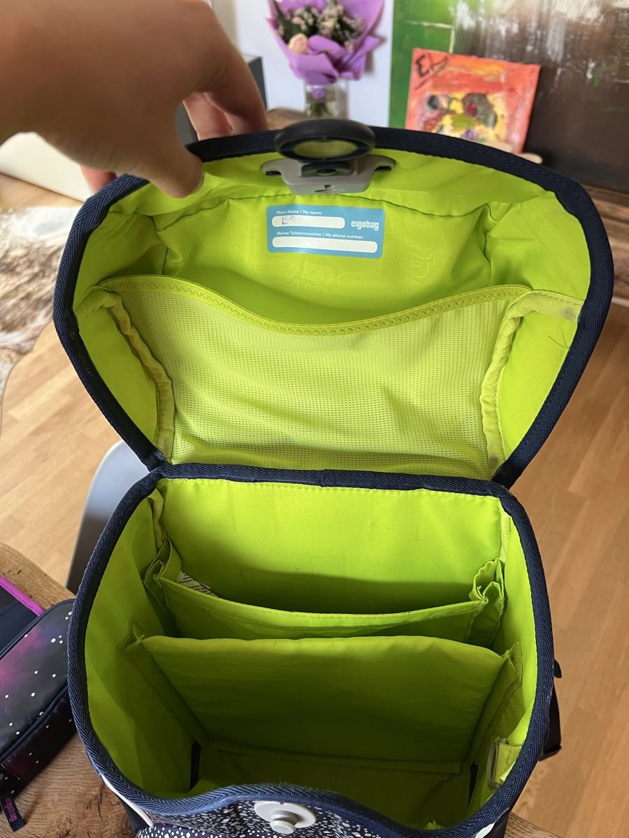 Ergobag Borse & Zaini: Ergobag Cube Schulrucksack Bärlaxy Set mit LED Zippies – Usato da Meggen venduto da leh_z2gf 6