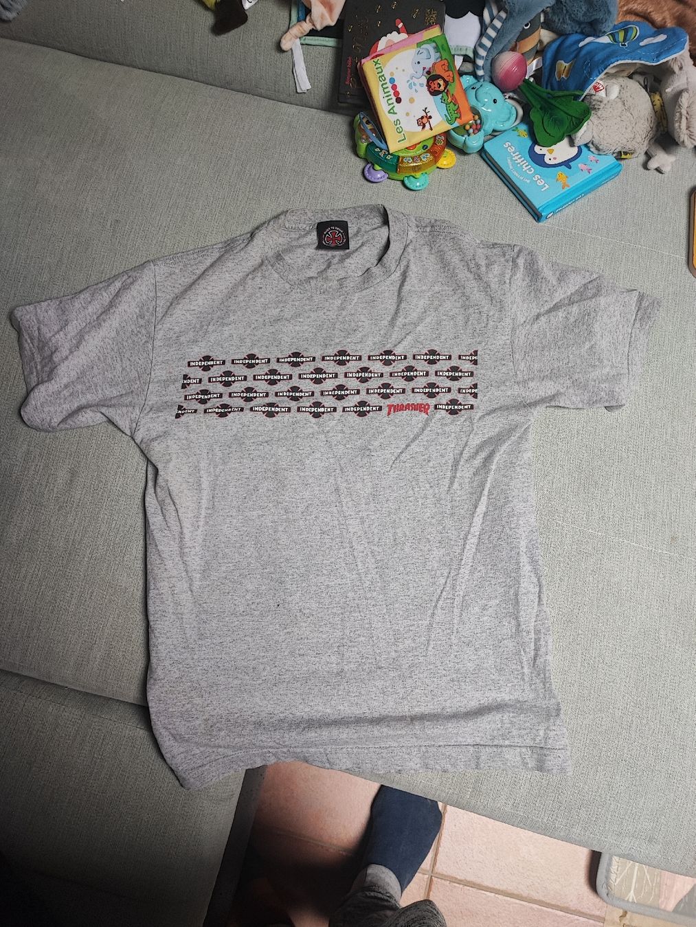 T-shirt: T-shirt Independent Taille M – Usato da Vullierens venduto da Saway