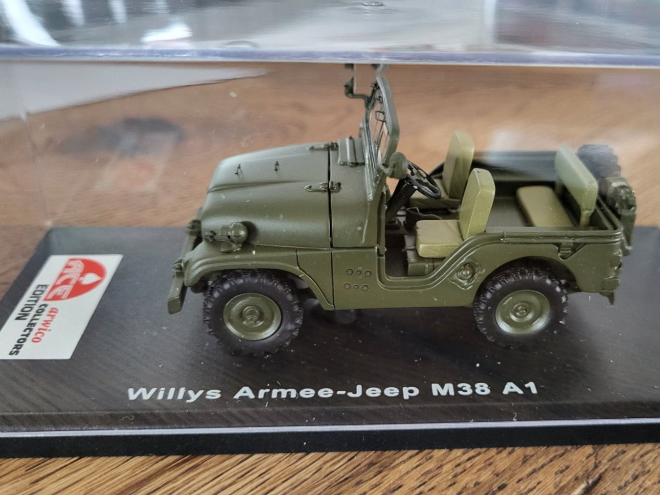 Modellini d'auto: Willys Jeep M38A1 Schweizer Armee 1:43 ACE – Usato da Rothrist venduto da Juana5