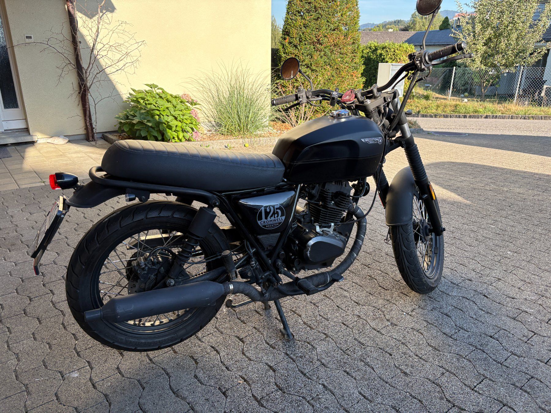 Brixton Motorcycles Strada: Brixton Cromwell 125 ABS scharz – Usato da Gommiswald venduto da Swichi 6