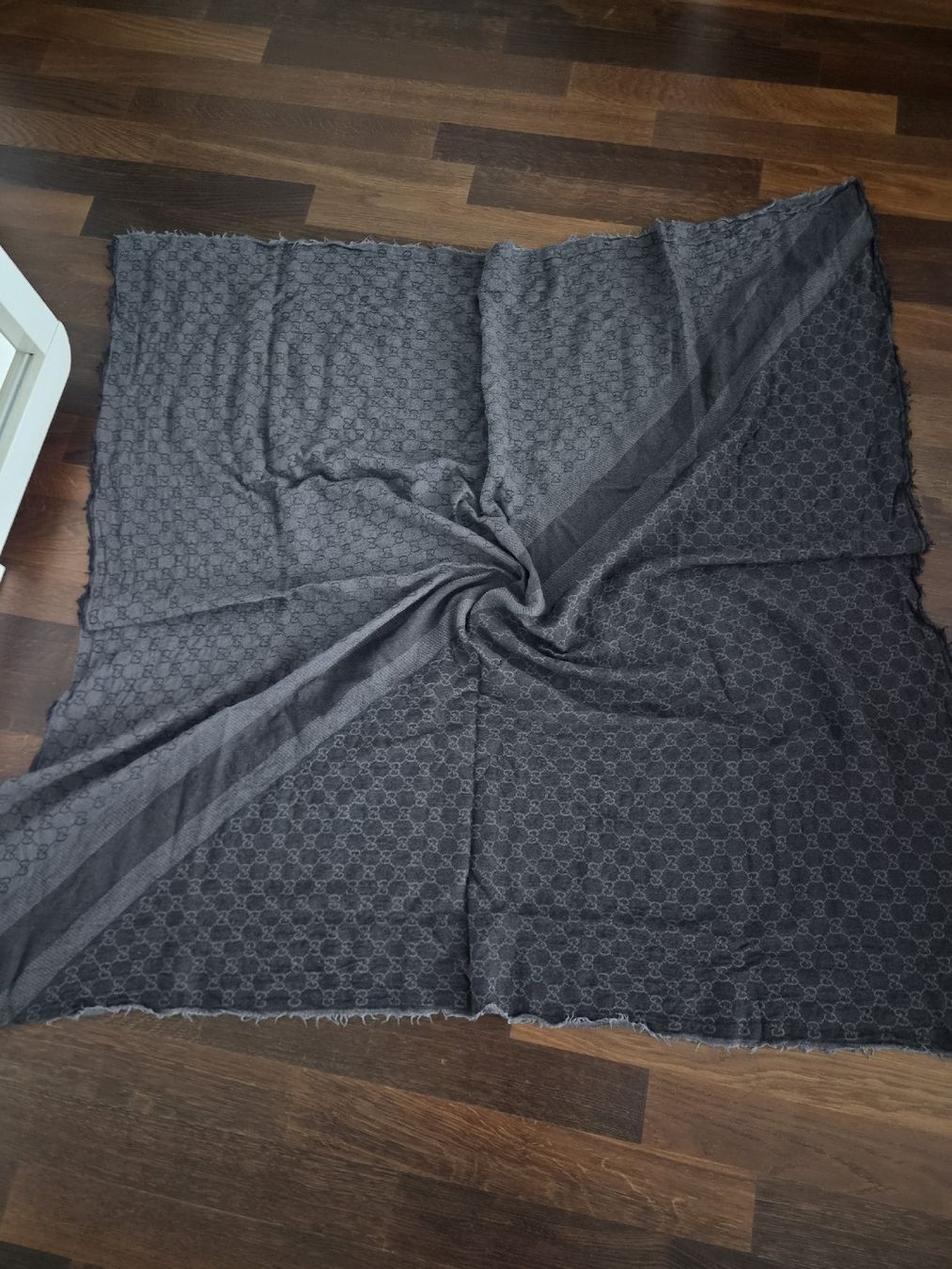 Gucci Foulard & Sciarpe: Gucci Schal – Usato da Glattfelden venduto da Ivana5288 6