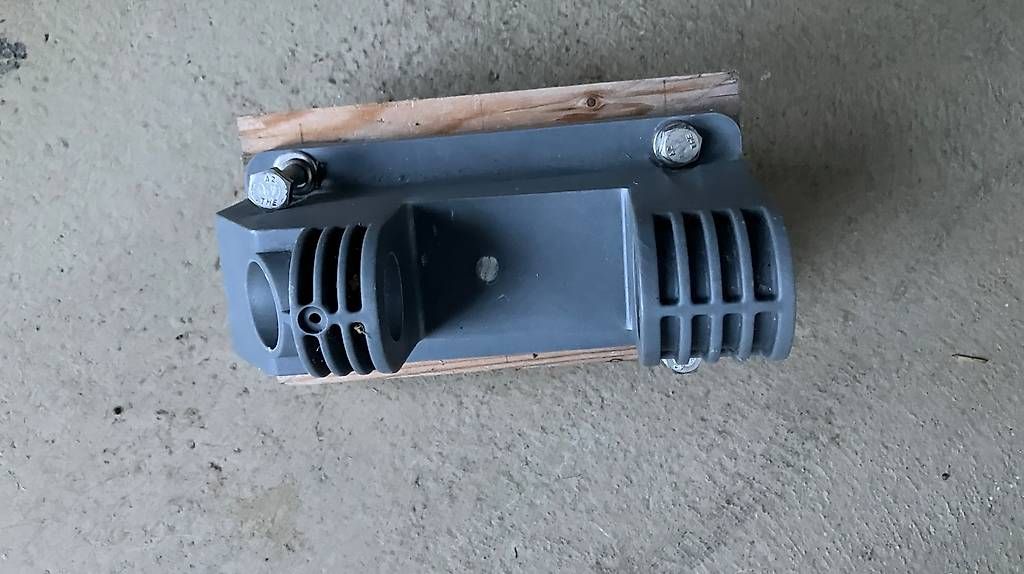 Rohre & Schläuche: Schlauchbox mit Wandhalterung, 25 Meter – Gebraucht aus Seuzach von Dawa72 4