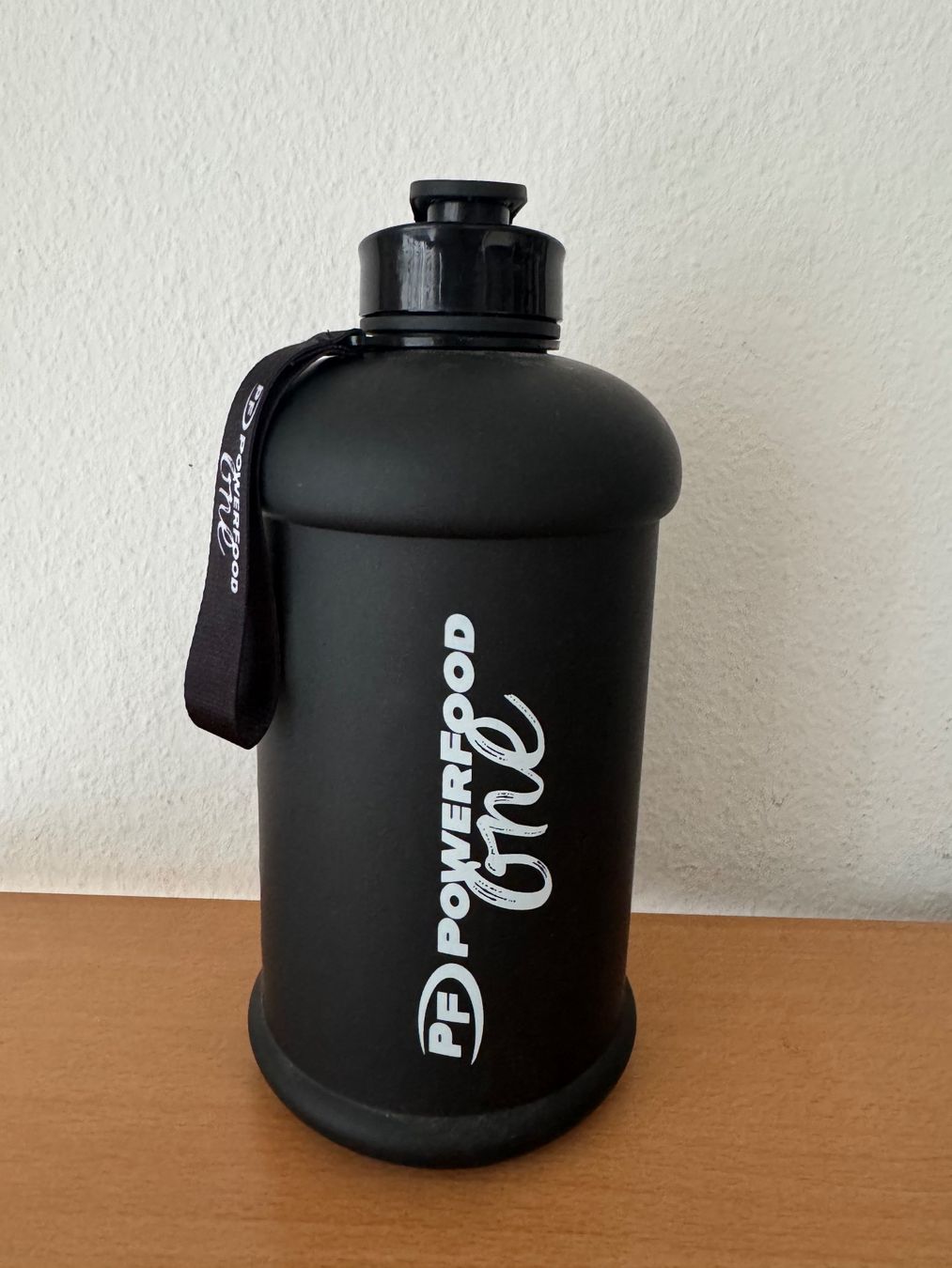 Borracce & Thermos: Gourde de 2200ml – Nuovo e nell'imballaggio originale da Biel/Bienne venduto da staceey-7
