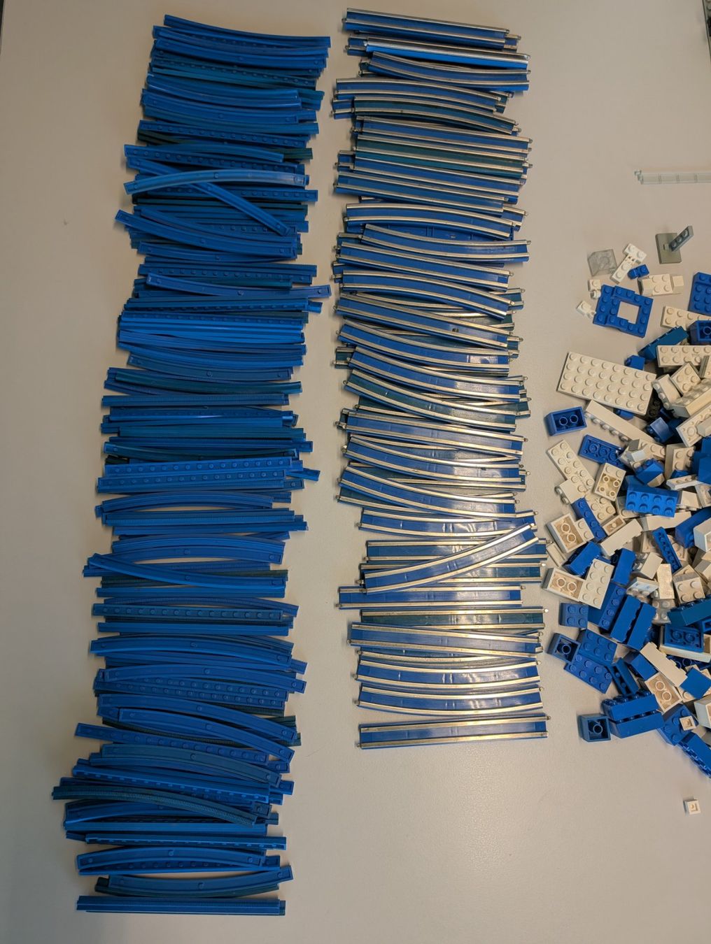 Lego Jeux de construction: Lego Eisenbahn 12v diverses Material! – D'occasion à Maseltrangen par Simbi73 1
