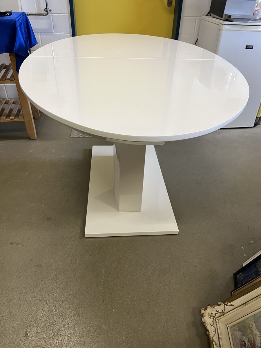 Tavoli: Moderner Ausziehtisch, weiss – Usato da Strengelbach venduto da RaenAntikDesign 3