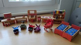 Ältere Puppenhaus-Möbel + Puppen Holz