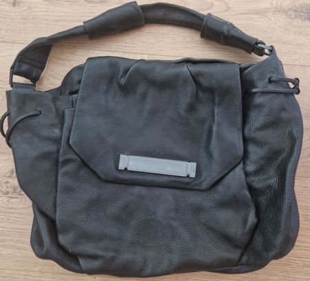 Sac en cuir noir Calvin Klein, impeccable