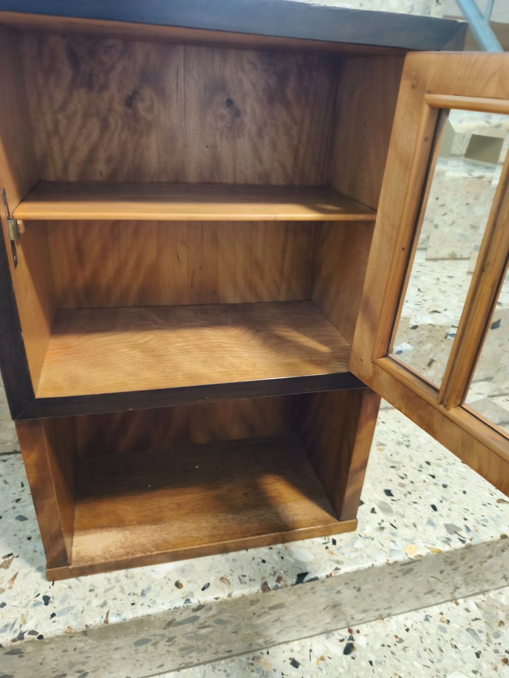 Vetrine: Vintage Wandvitrine – Usato da Zürich venduto da Jul69 2