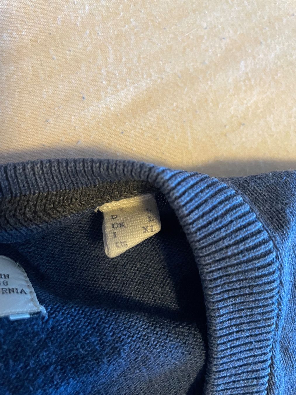 Esprit Pulls & Sweat-shirts: ESPRIT Herren Pullover V-Ausschnitt Dunkelblau Grösse – Défectueux à Buchs AG par Noah148 3