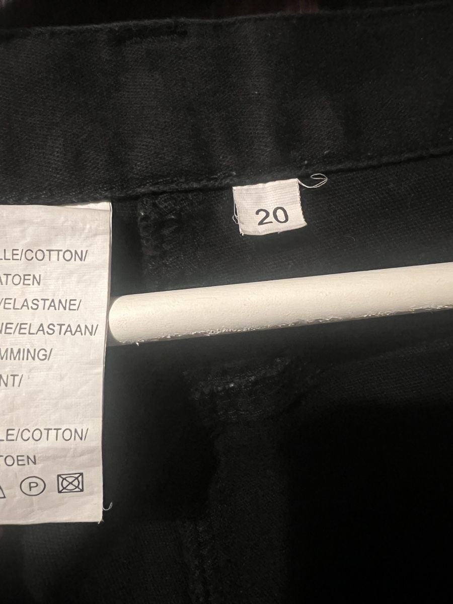 Jeans: Schwarze Jeans mit Spitze und Glitzersteinchen – Usato da Pfäffikon ZH venduto da Sandra07000 2