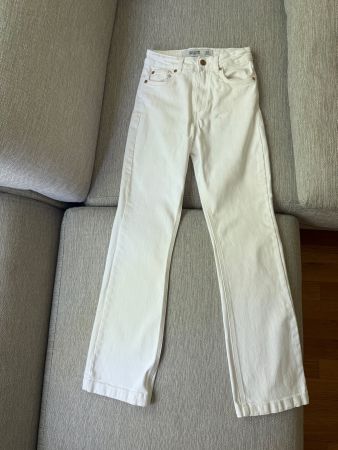 Classic white jeans size 25 (XS-S) zipper to be changed!