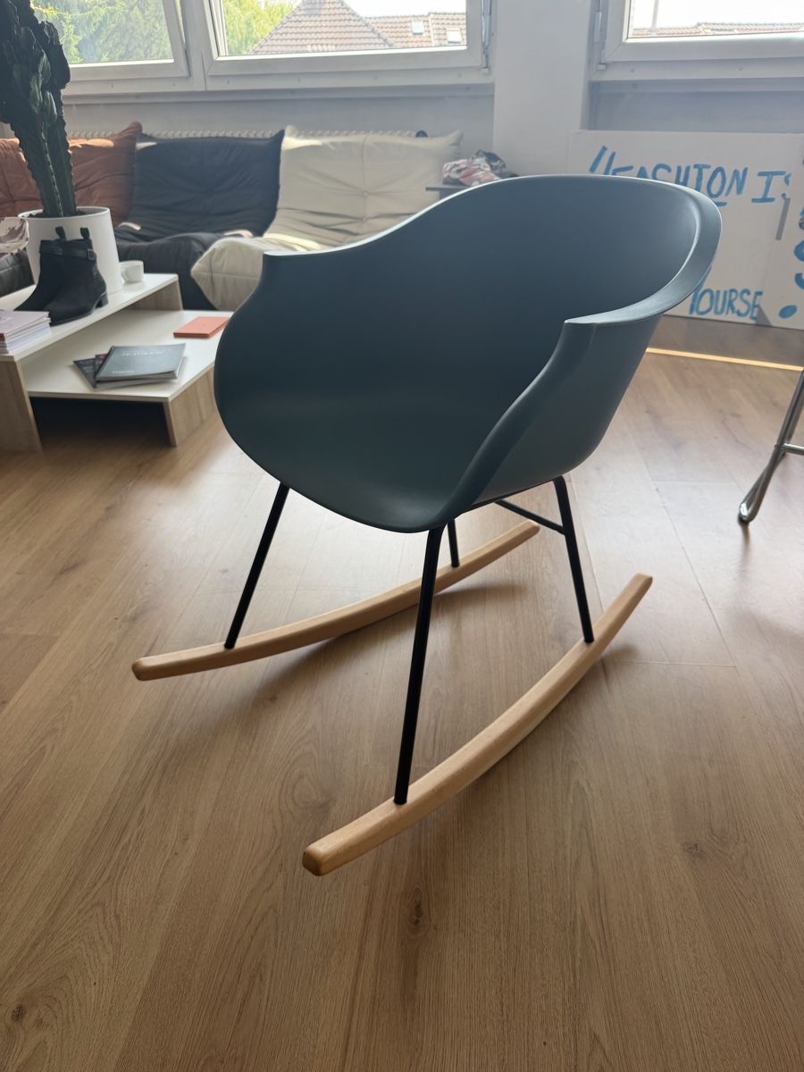 Sedie: Blue Rocking Chair Modern – Nuovo (secondo la descrizione) da Lausanne venduto da yan_6bmg 4
