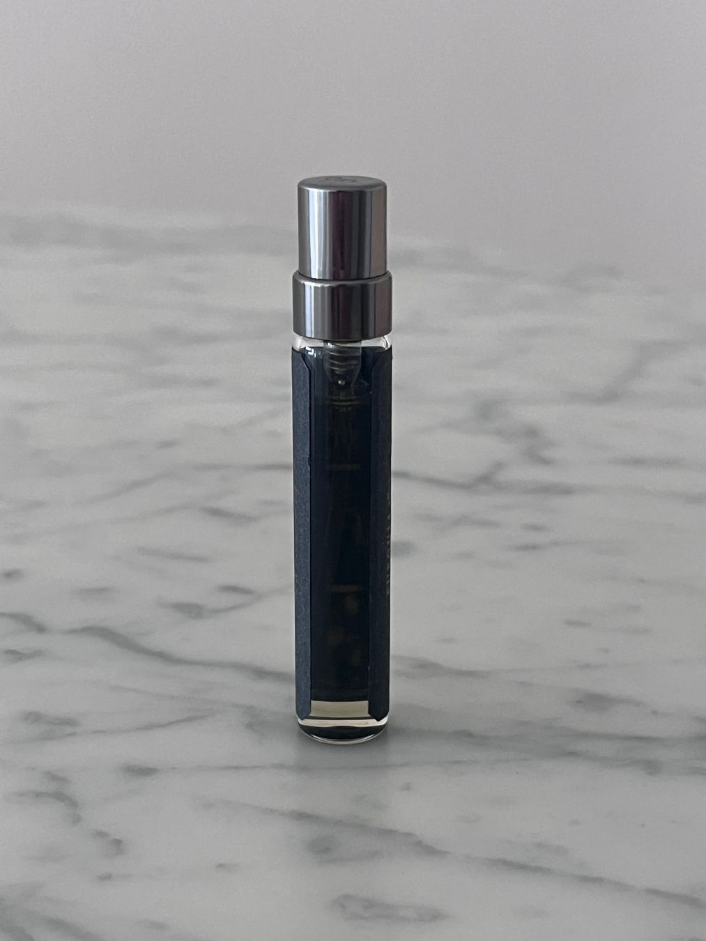 Profumi & Eau de Toilette: Fueguia 1833 Oud Assam 5ml Sample – Usato da Wetzikon ZH venduto da VNM7 1