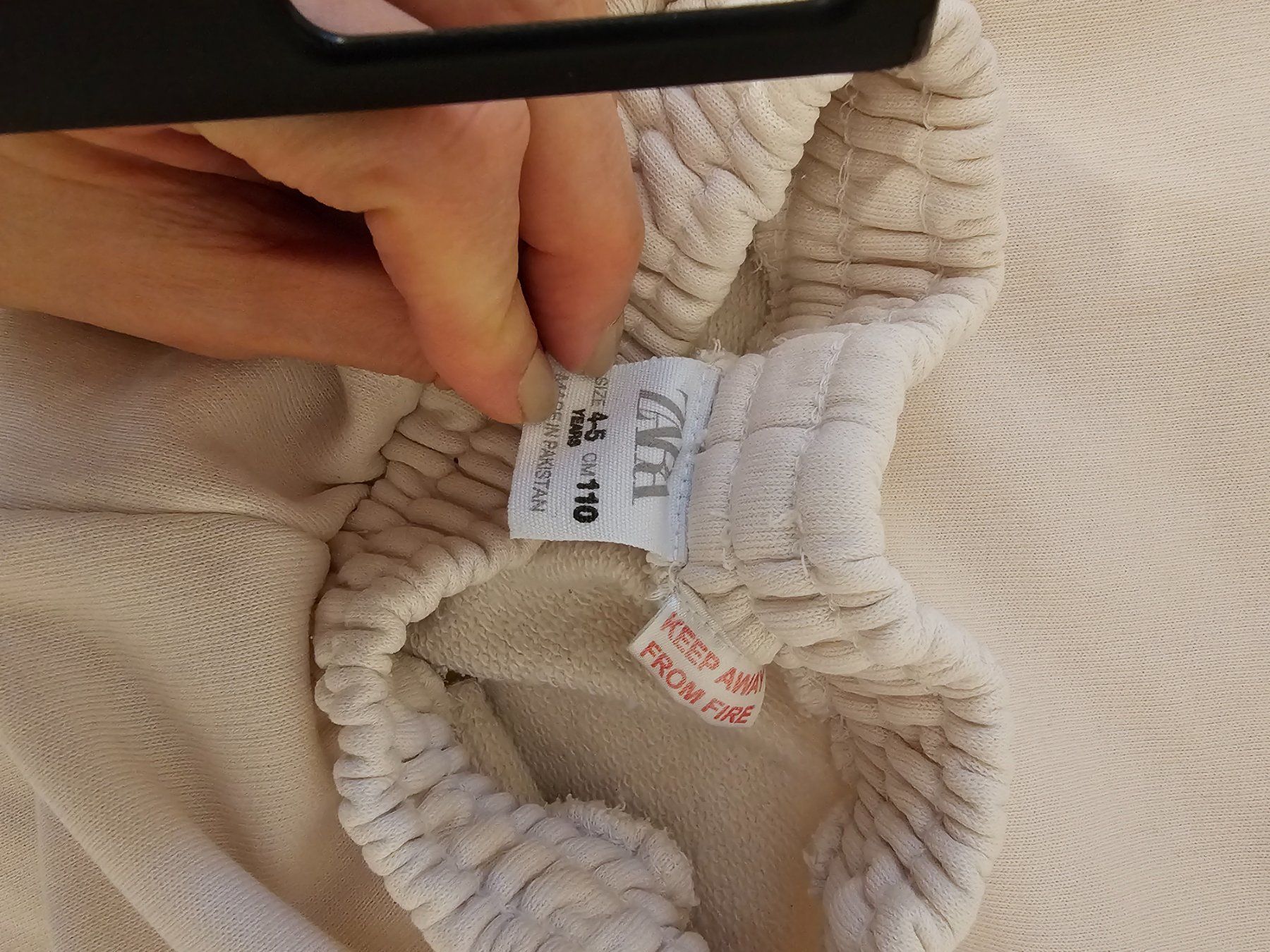 Zara Lotti & Set di vestiti: Zara Tracksuit with hoodie – Usato da Cologny venduto da Selin34 1