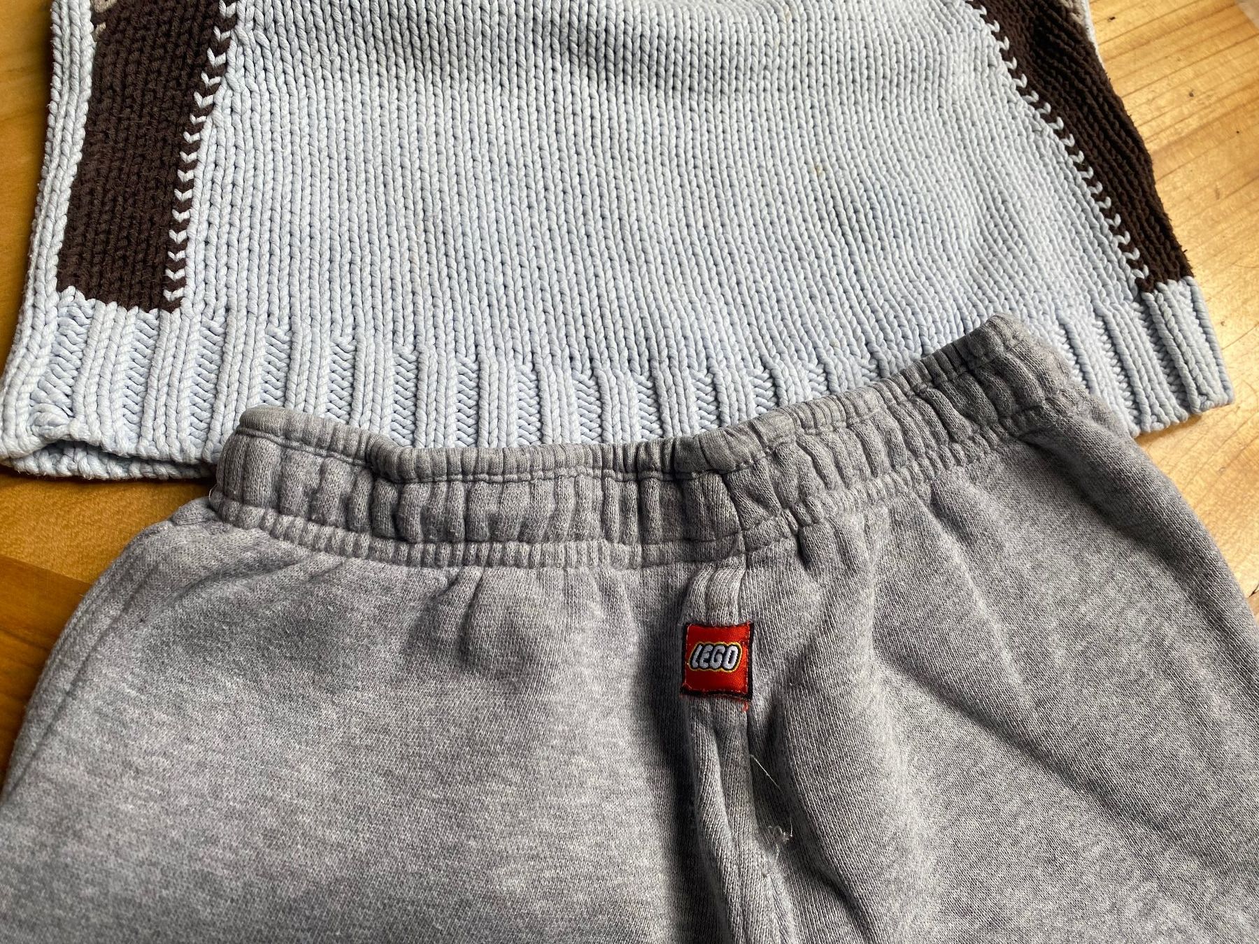 Lotti & Set di vestiti: Sporthose u. Baumwoll Pulli Gr 104 – Usato da Fribourg venduto da geraldine132 6