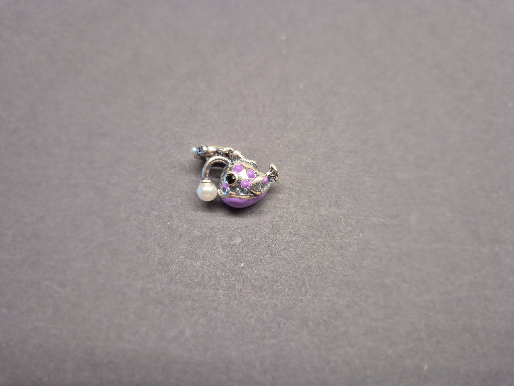 Anhänger: Silber Charm Anglerfisch +Garantie – Neu (gemäss Beschreibung) aus Rotkreuz von Carbone_Bijou-Shop