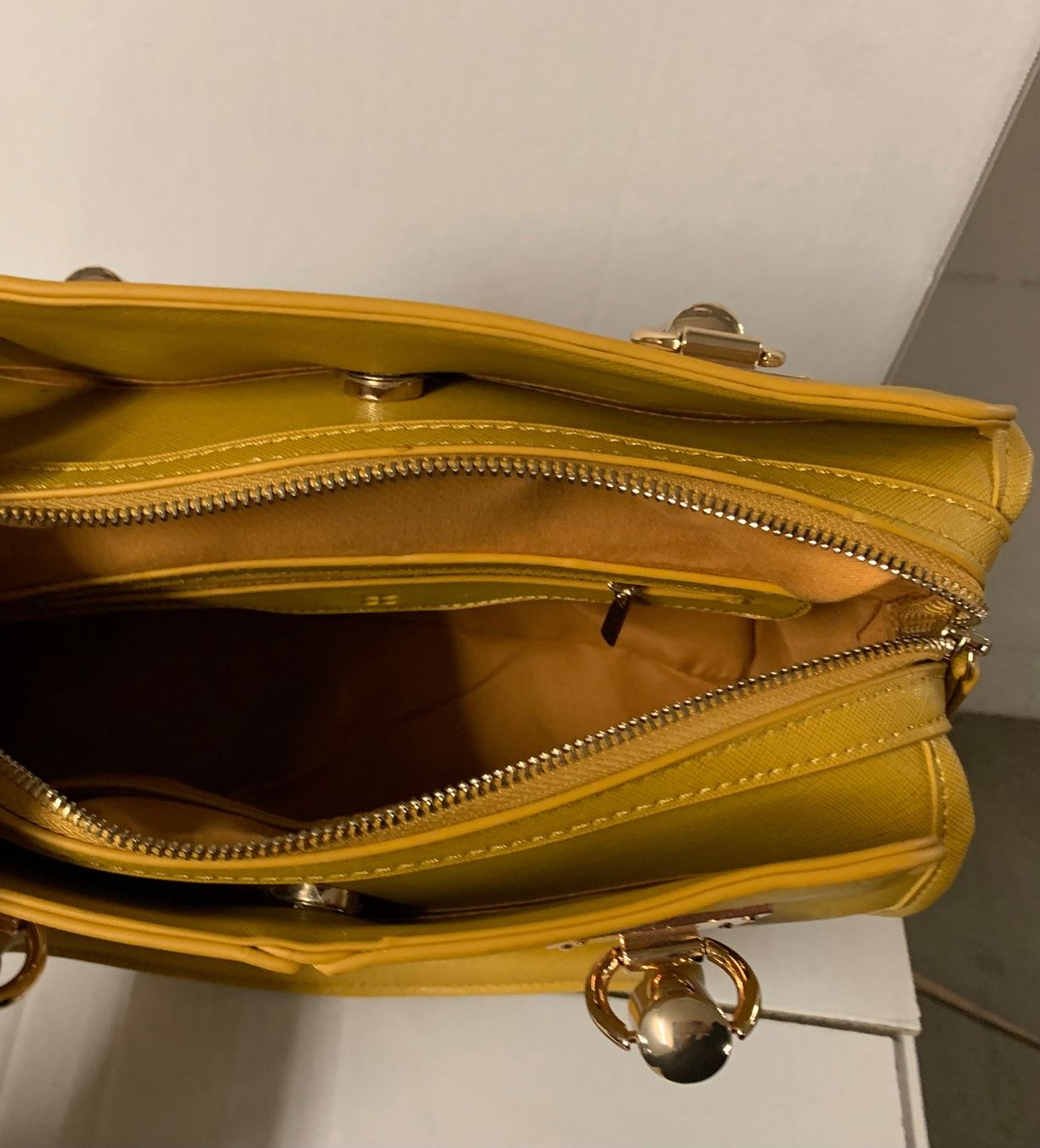 Gabor Taschen für Damen: Gabor Umhängetasche + Manor Handtasche – Neu (gemäss Beschreibung) aus Winkel von .smiths. 6