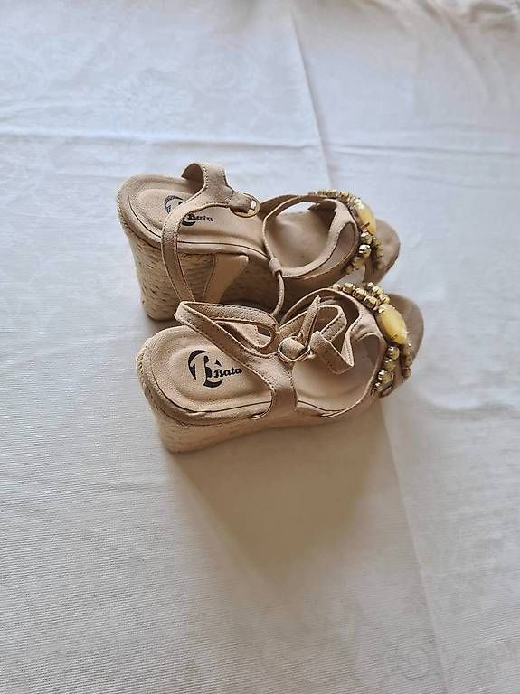 Scarpe da donna: sandales femme – Usato da La Croix (Lutry) venduto da azzura01 2