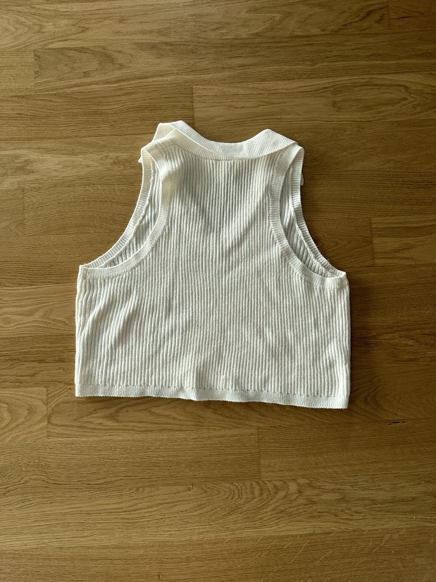H&M Top: Weisses Crop Top H&M 3XL – Nuovo (secondo la descrizione) da Ebikon venduto da Ecnerolf. 1