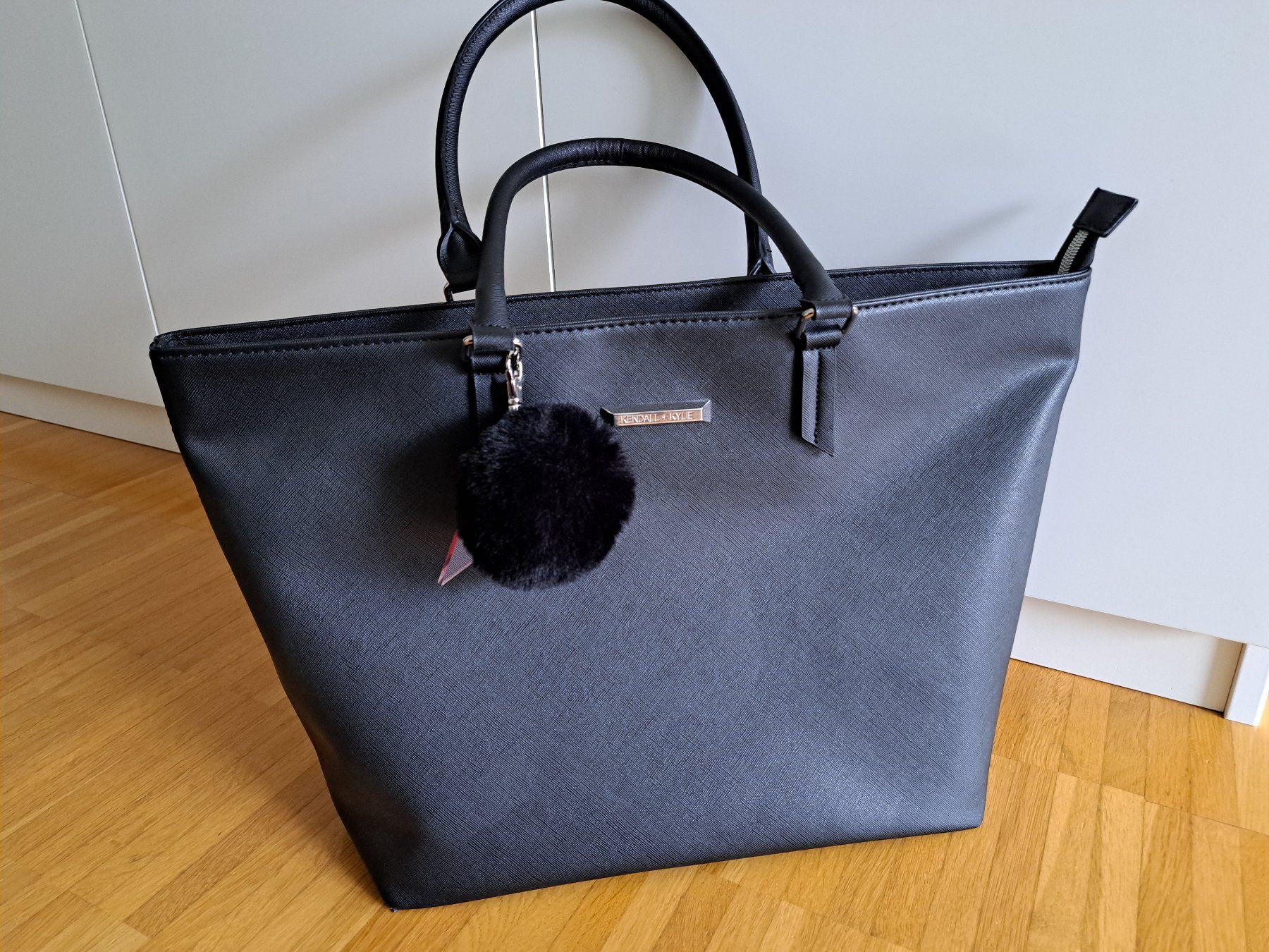 Taschen für Damen: Shopper Kendall + Kylie – Gebraucht aus Pfaffnau von hjp01