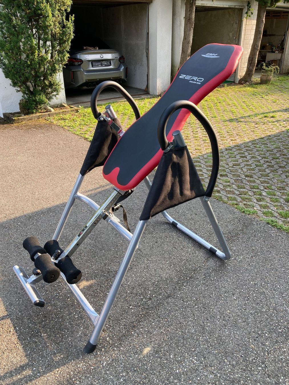 Hometrainer: BH Fitness Inversion Table – Gebraucht aus Thayngen von yellowball 1