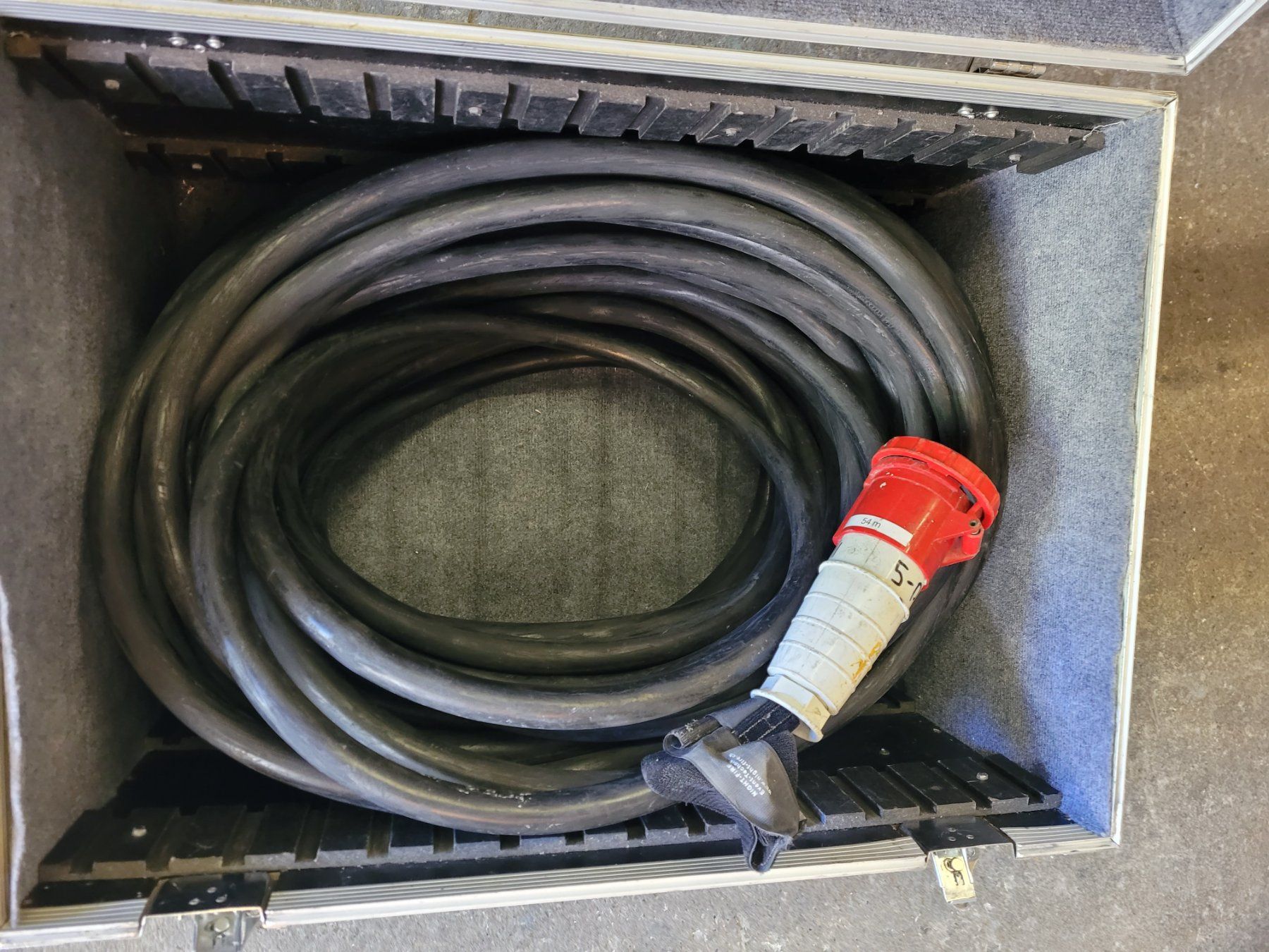 Cavi: CEE 63 Kabel ca.50 Meter - Schwarz – Usato da Vitznau venduto da Night-Fire