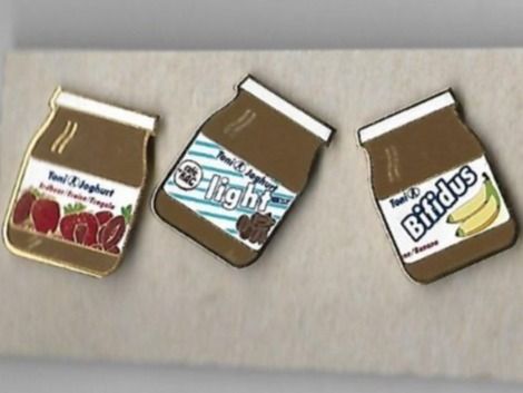 Plaketten & Abzeichen: Toni Joghurt, 3  PINS – Gebraucht aus Zürich von t24_de