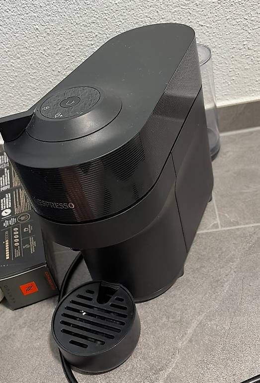 Kaffeemaschinen & Espressomaschinen: Nespresso Maschine Vertuo Pop – Gebraucht aus Zürich von Lea215 1