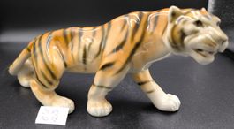 Porzellanfigur Tiger ca. Mitte 20. Jahrhundert Vintage