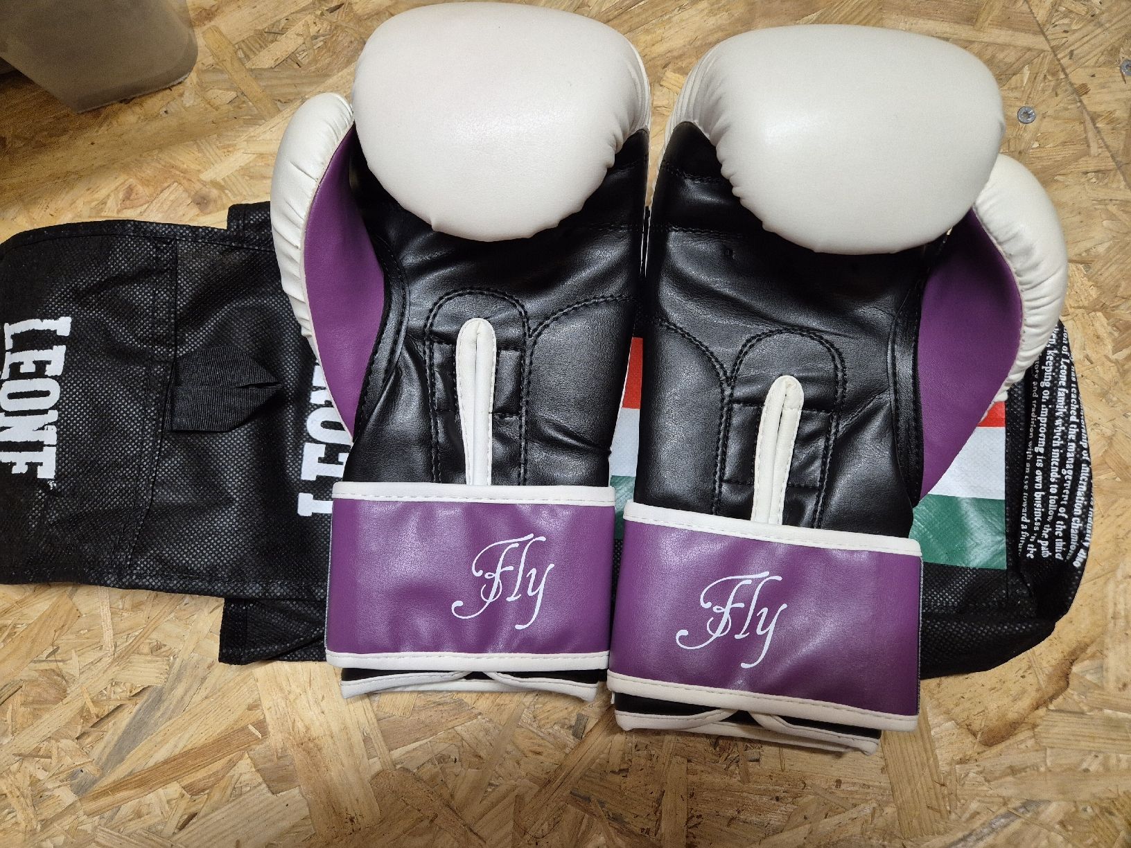 Gants & mitaines : Leone Boxhandschuhe und Beinschoner – D'occasion à Auswil par boumi85 2