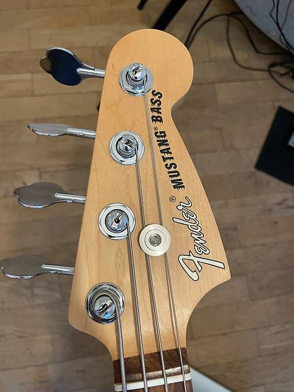 Fender Musikinstrumente: Fender American Performer Mustang Bass – Gebraucht aus Zürich von Ja-Comet 1
