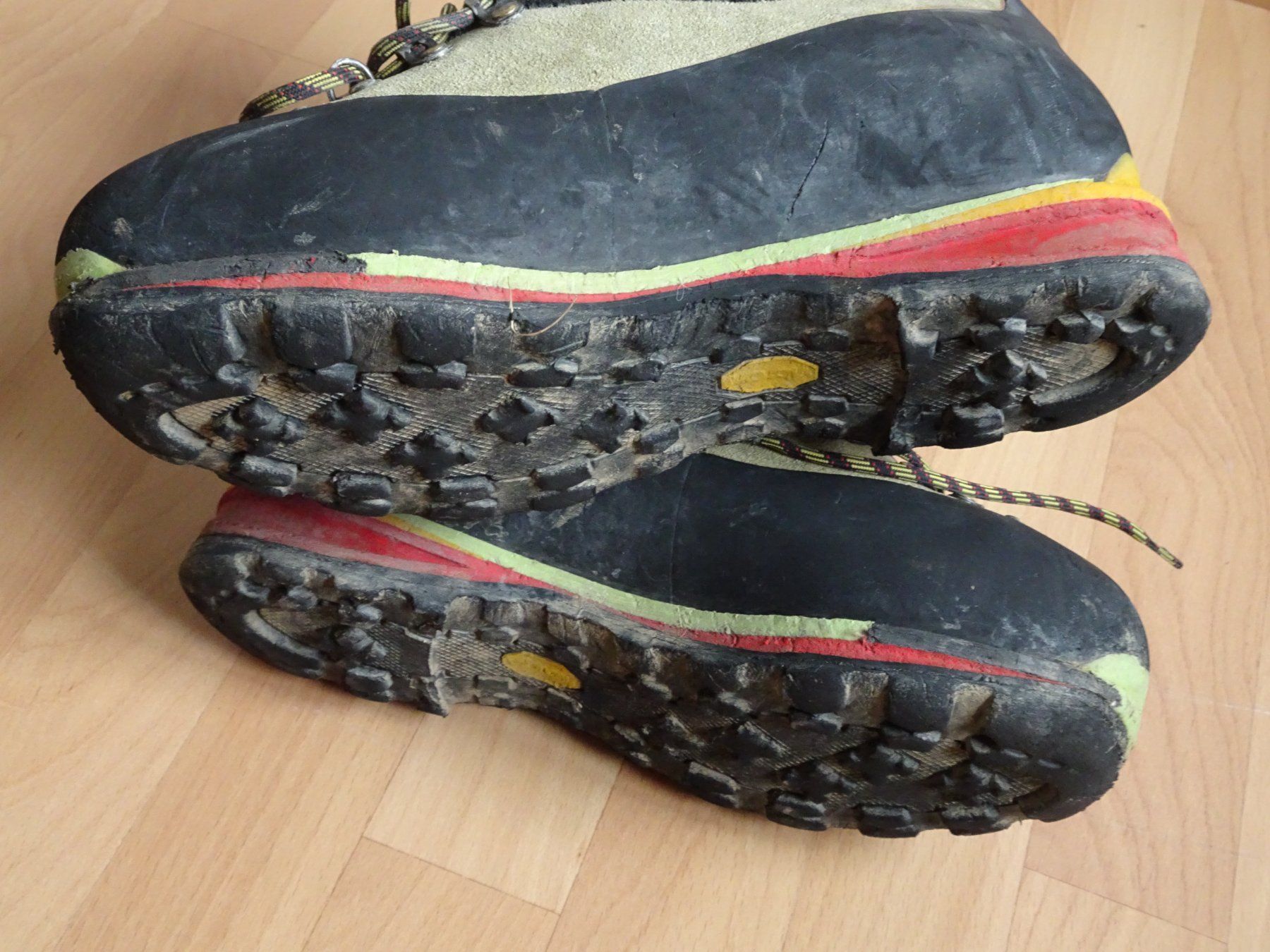 Scarpa Damenschuhe: Scarpa Schuhe Evo Grösse 40.5 – Defekt aus Rotkreuz von Vauban 2