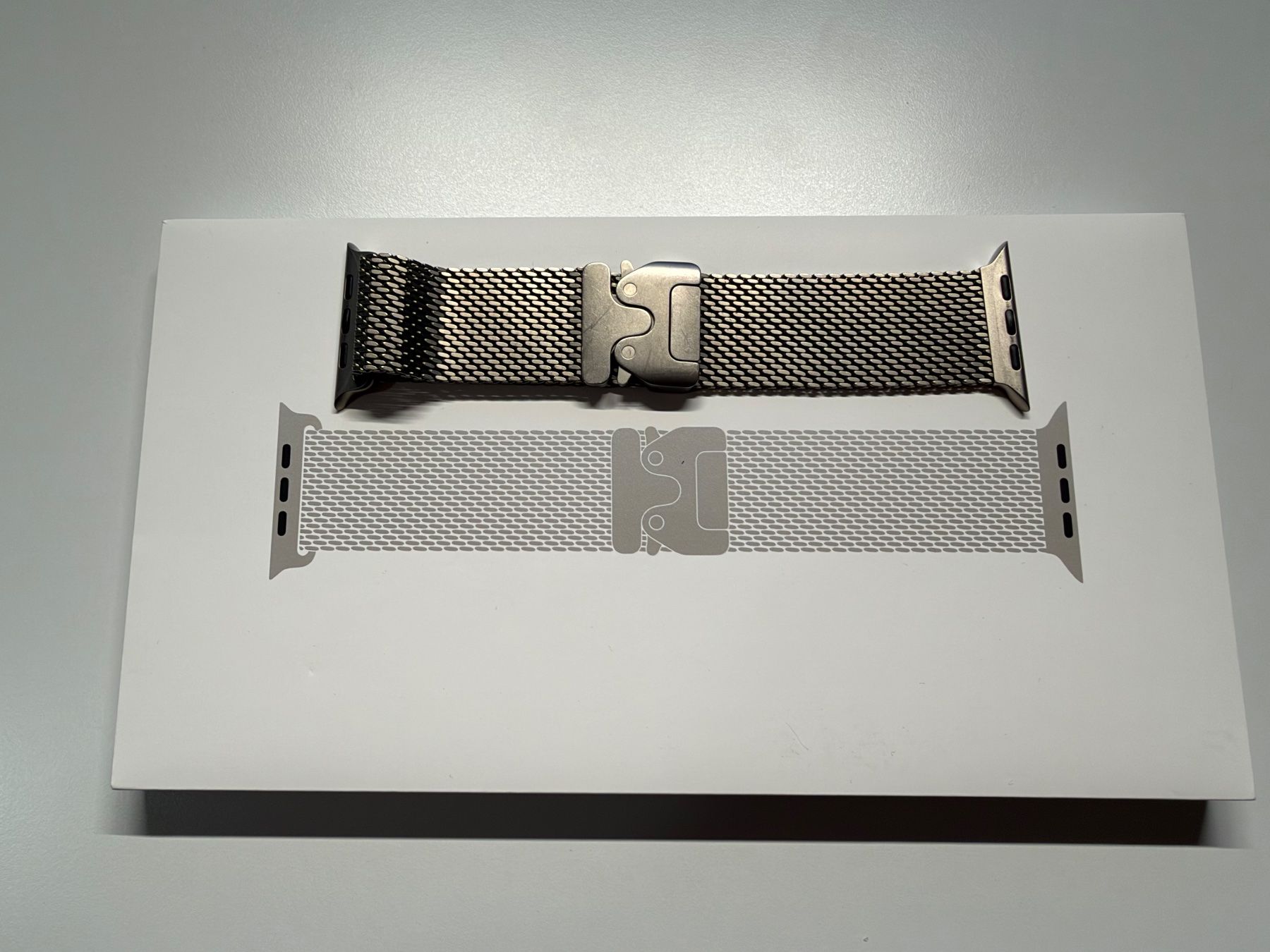 Apple Armbänder & -reifen: Apple Natural Titanium Milanese Loop - Small – Gebraucht aus Dübendorf von lia_c2kp