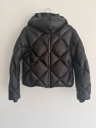 Winter Daunenjacke, Helly Hansen, schwarz, Gr. M/M