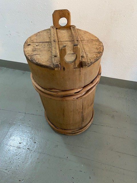 Articoli in legno: ANTIKES HOLZGEFÄSS – Usato da Chur venduto da silbermon 1