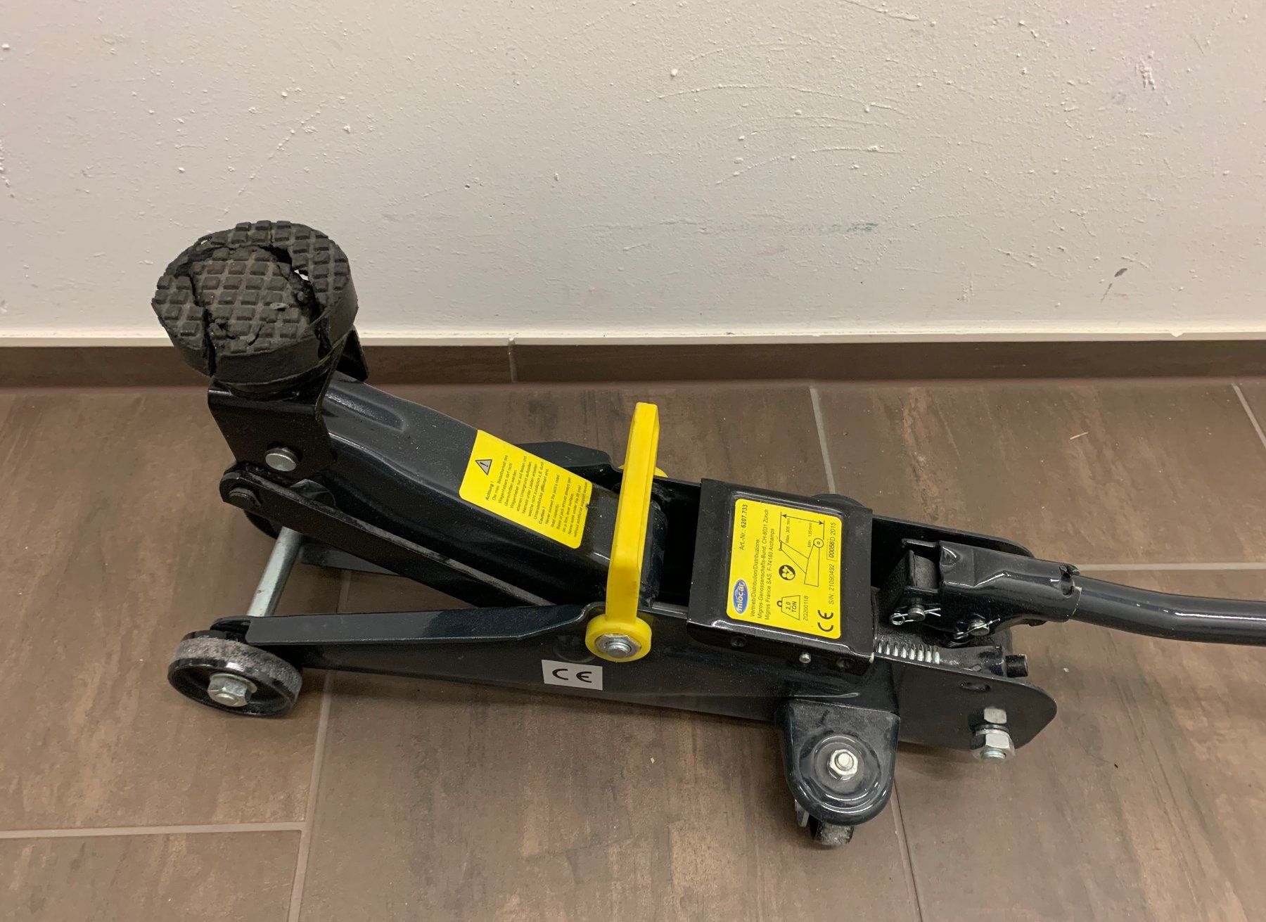 Piattaforme elevatrici & Crick: Miocar Hydraulischer Rangierwagenheber – Usato da Wollerau venduto da Karamalzii 2