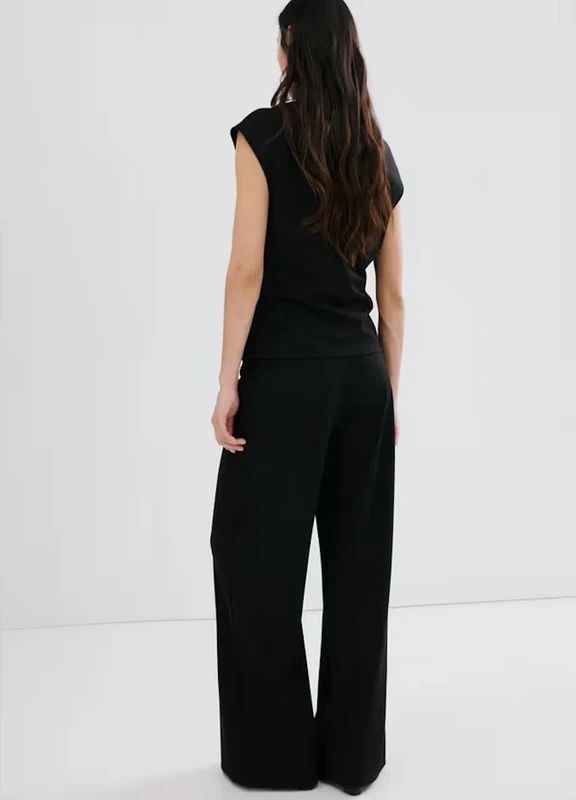 Mango Hosen: Mango black straight wide leg trousers – Neu (gemäss Beschreibung) aus Genève von toandfrom