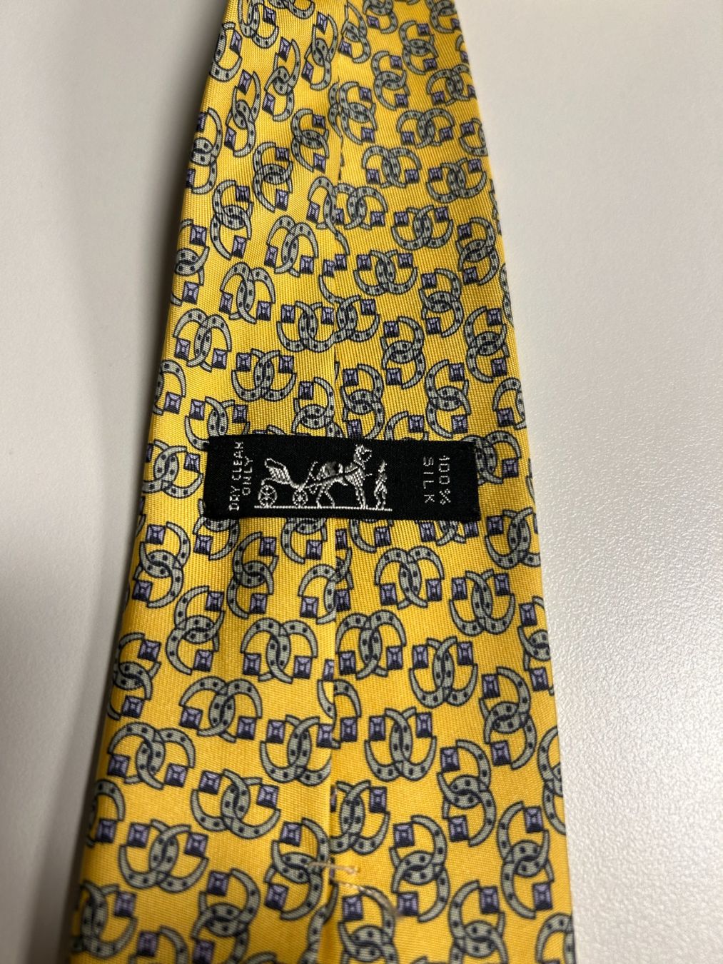 Hermès Cravatte: Hermès Muster Krawatte – Nuovo (secondo la descrizione) da Bern venduto da kurtikobolt74 2