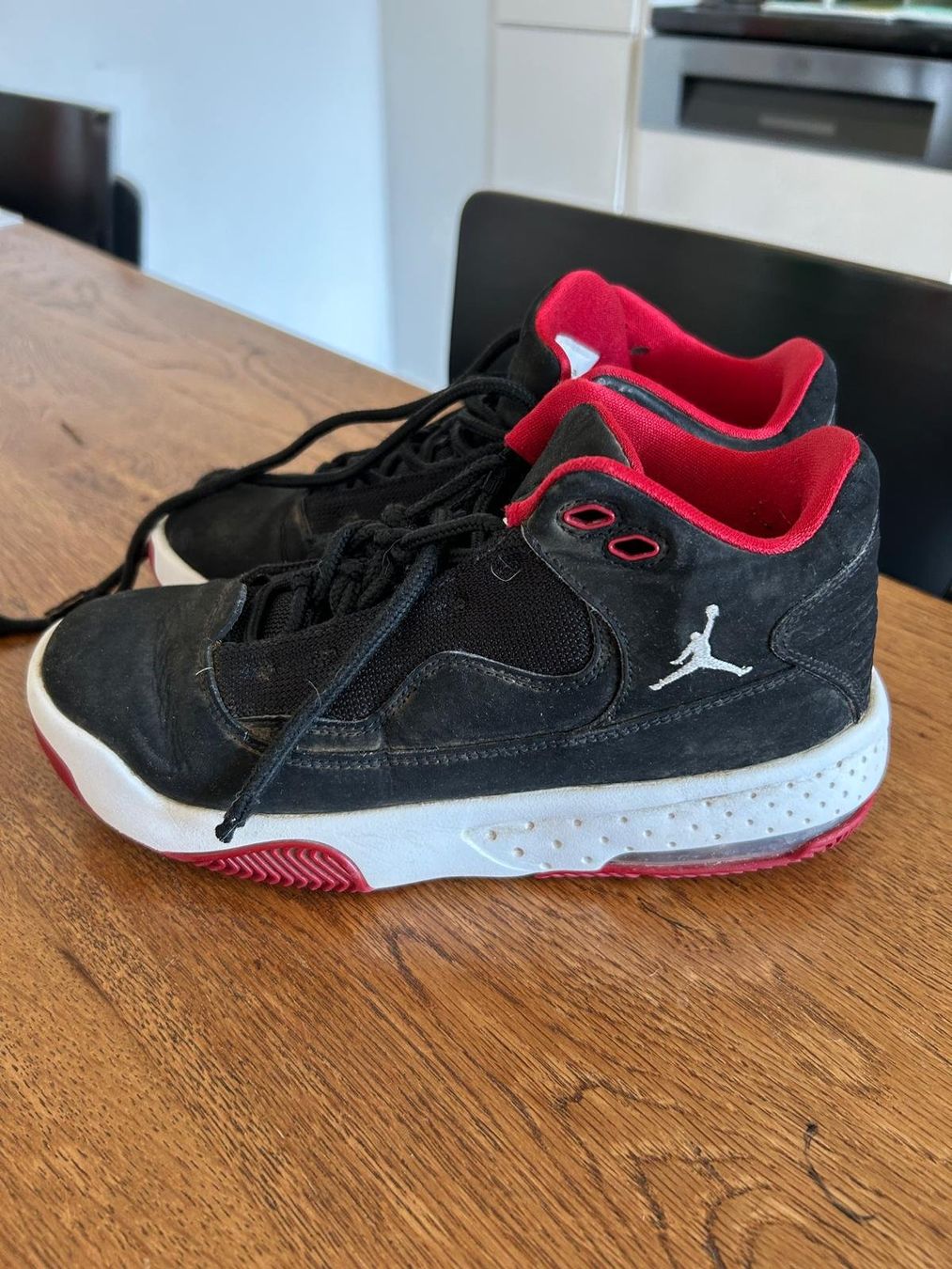 Chaussures garçon: Jordans -Size 36.5 – D'occasion à Cham par 9inches