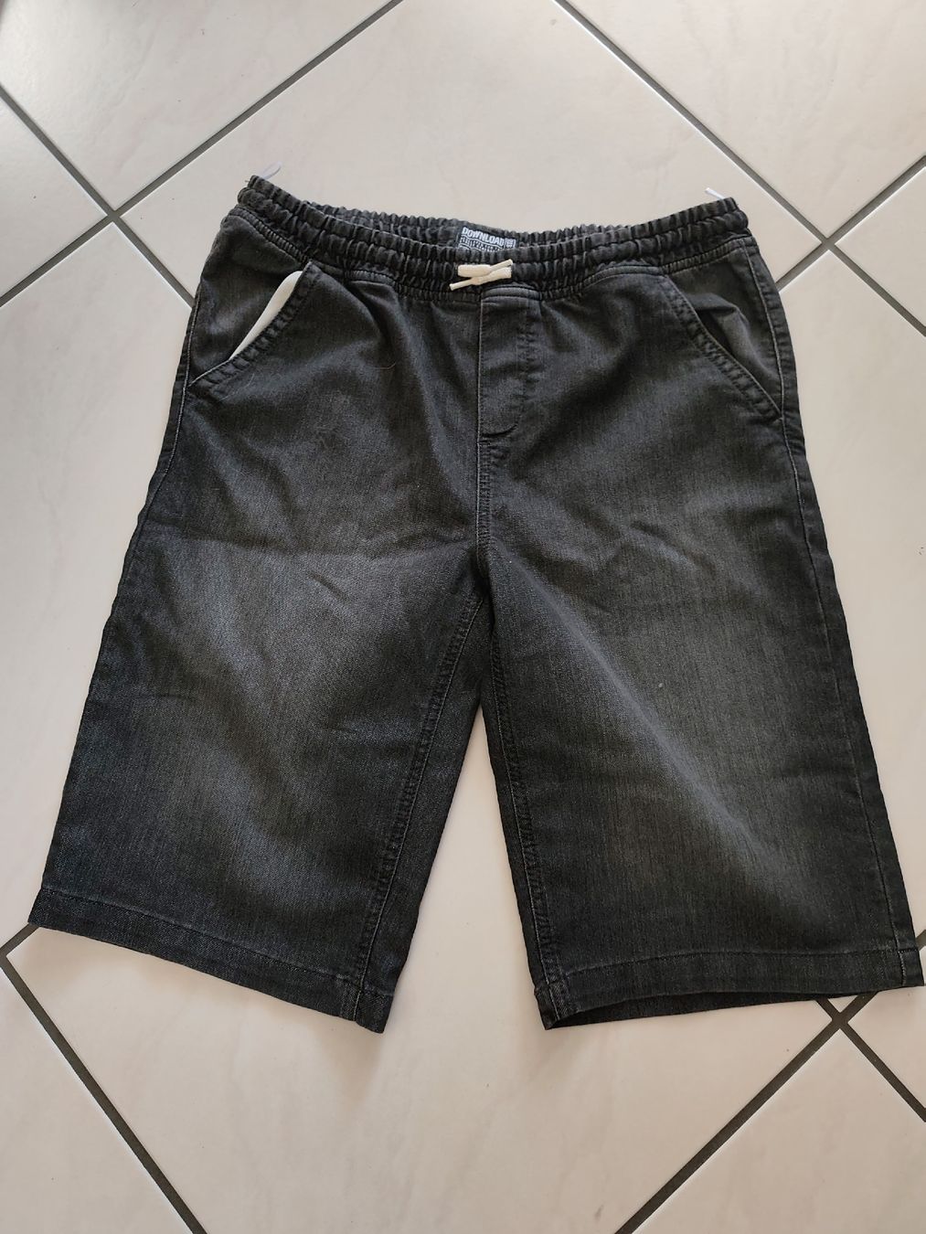 Kleiderpakete & -sets: Jeans Shorts  – Neu (gemäss Beschreibung) aus Bazenheid von Blaubolino 3