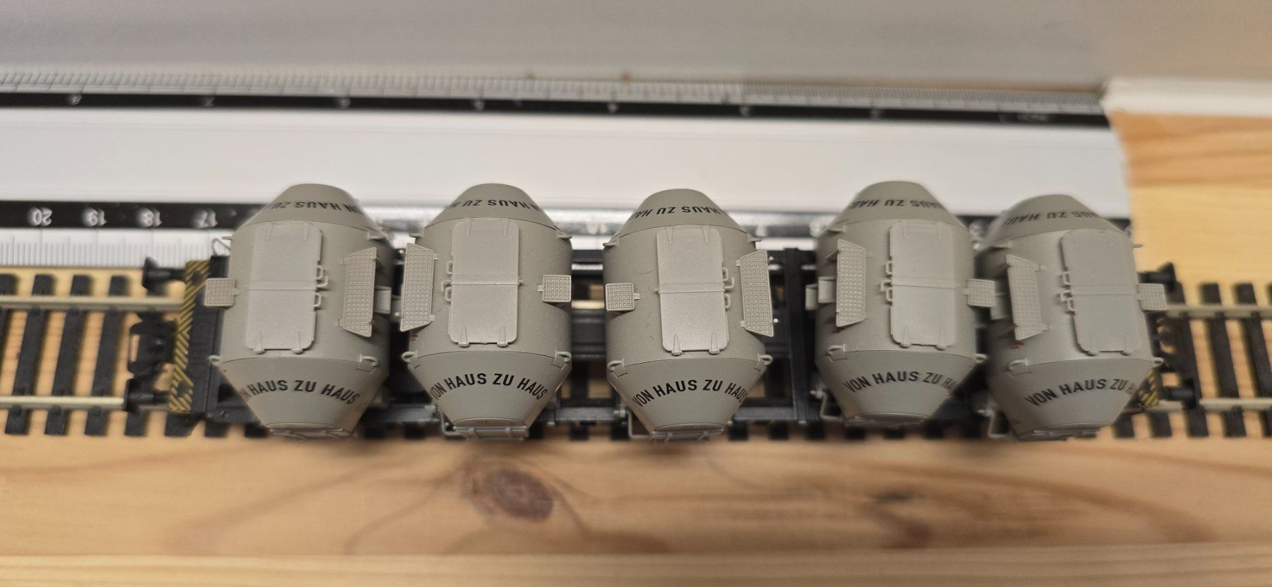 Märklin Modellini di ferrovie: Märklin 48533 Behältertragwagen der DB – Nuovo (secondo la descrizione) da Büsserach venduto da ModellbahnDepot 6