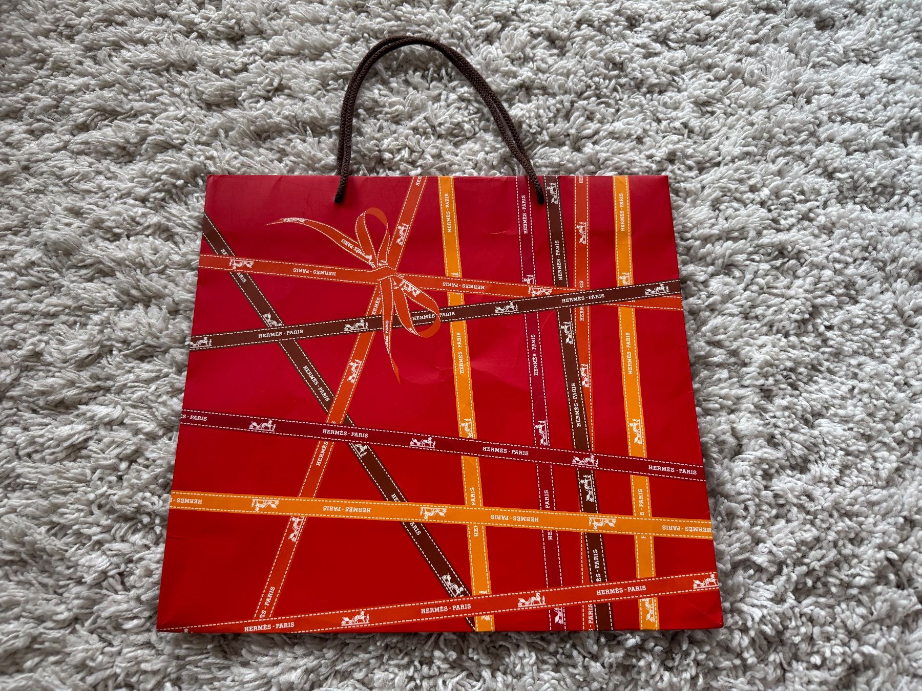Hermès Borse: Hermès Geschenktasche, rote Einkaufstasche, neuwertig! – Nuovo (secondo la descrizione) da Zürich venduto da wtpooh