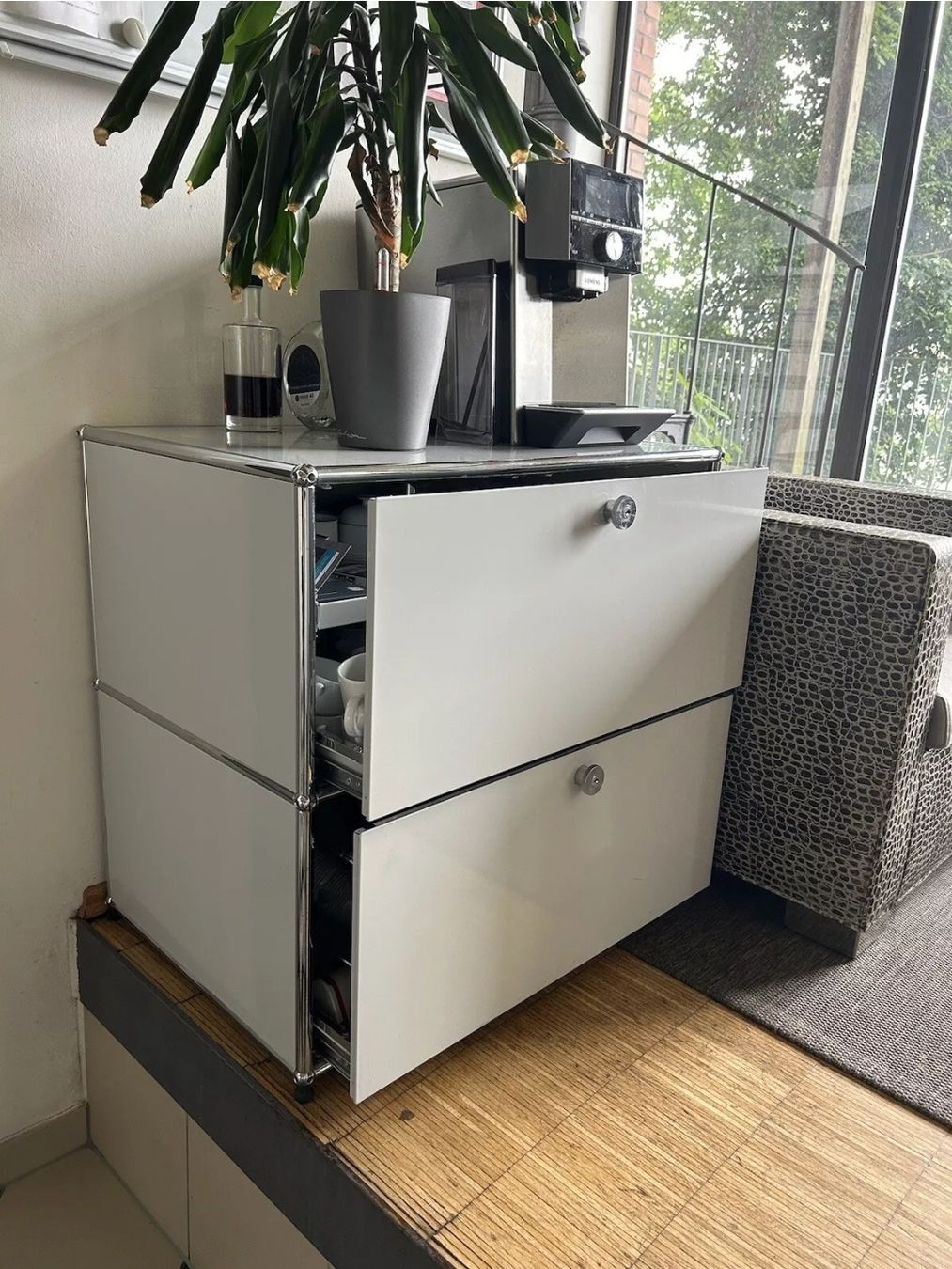 USM Scaffali: USM Regal Lichtgrau (Preis VB) – Usato da Zürich venduto da LUXUS2020 2