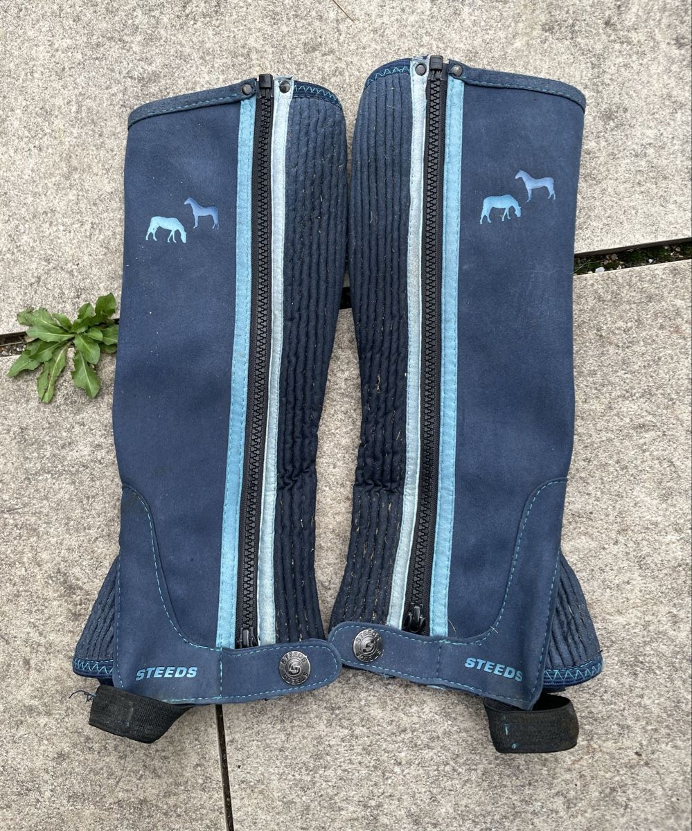 Gamaschen & Bandagen: Kinderchaps Gr. M steeds – Gebraucht aus Meinisberg von asolf