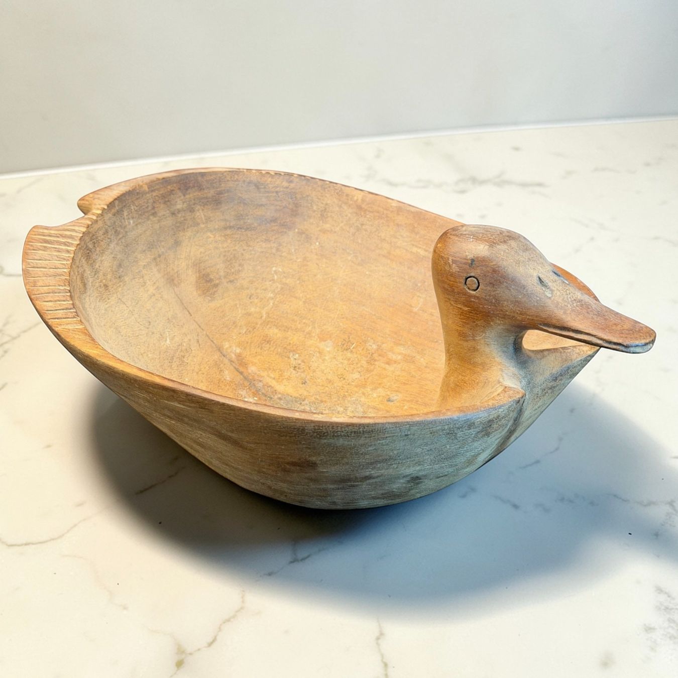 Ciotole: Superbe centre de table scandinave, canard en bois sculpté – Usato da Morges venduto da vintiques