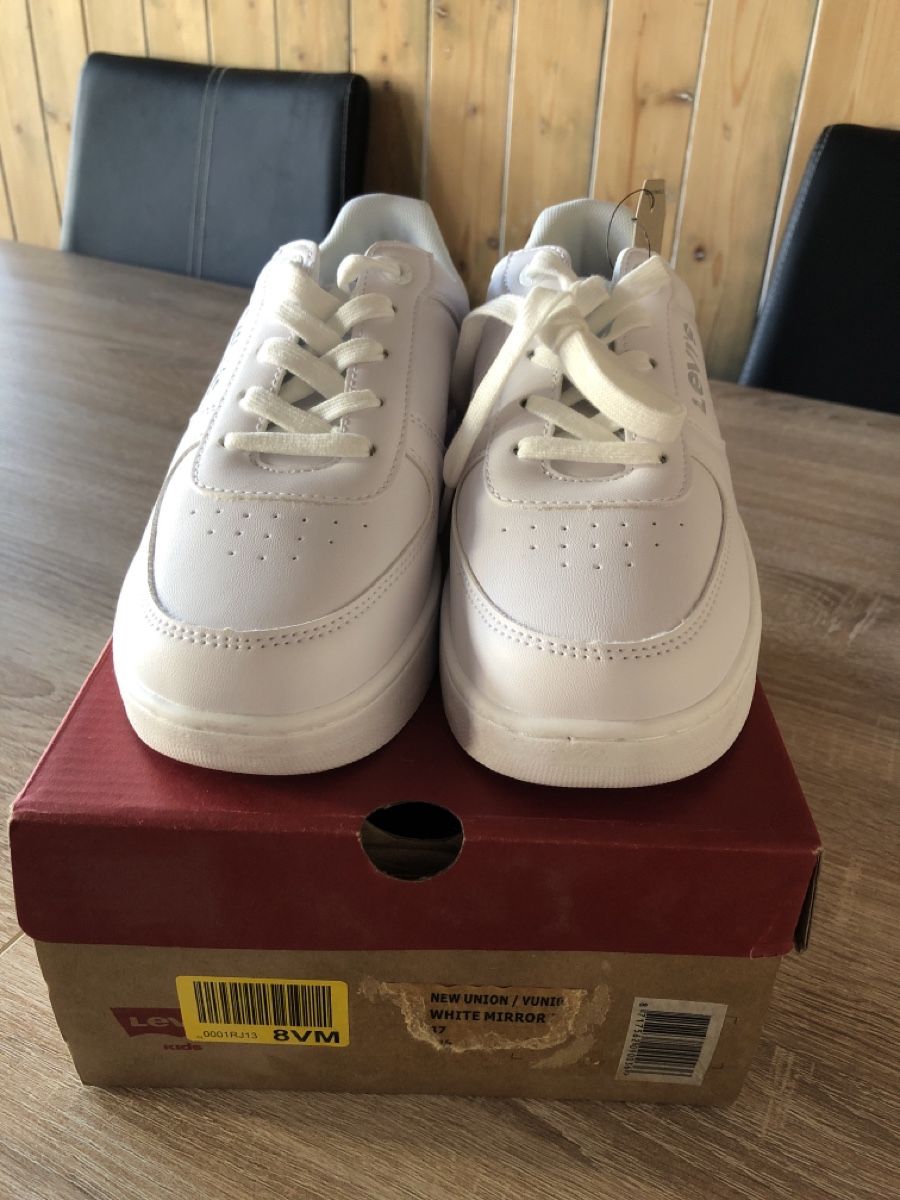 Levi's Schuhe für Jungen: Levi's Sneaker Gr. 37 White Mirror Neu mit Karton – Neu und originalverpackt aus Goldingen von FirebirdLady92 1