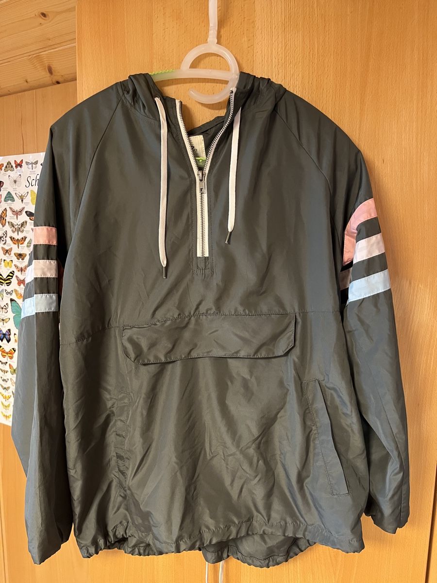 Giacche: Dünne Windjacke, Gr. M – Nuovo (secondo la descrizione) da Betschwanden venduto da _janinee_
