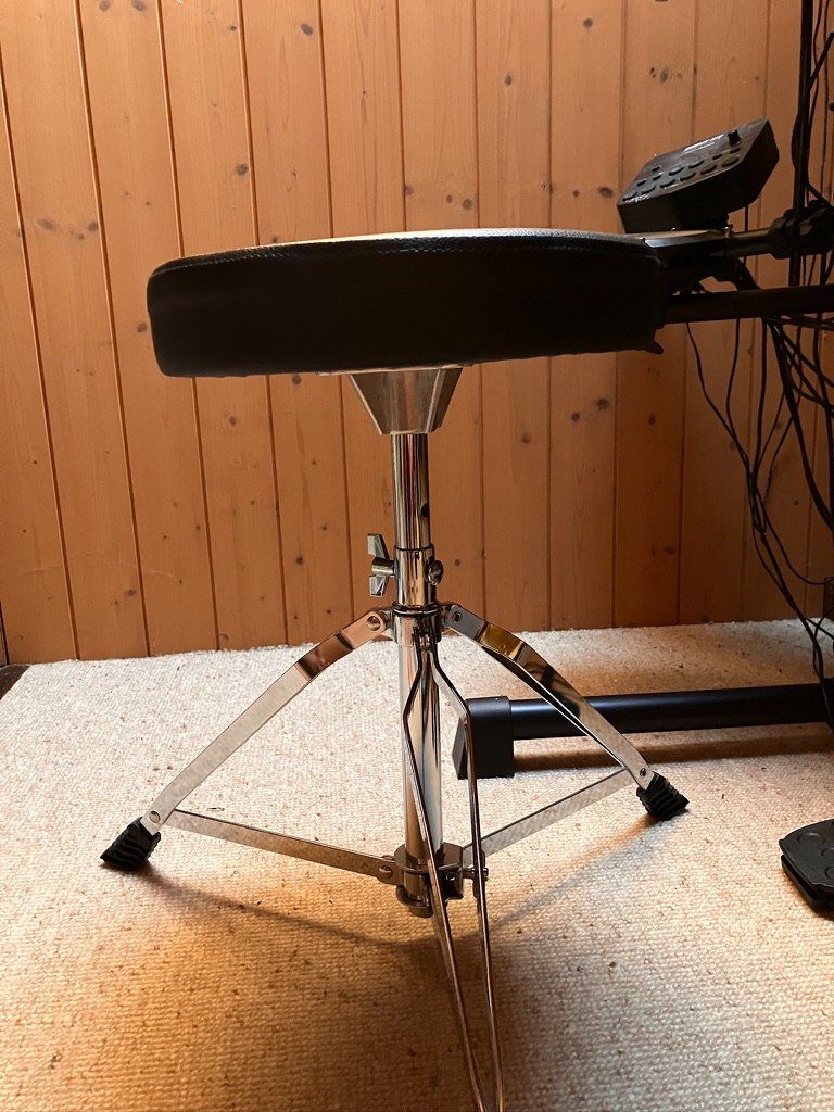 Alesis Musikinstrumente: E-drum Schlagzeug E Drum ALESIS Debut Kit – Gebraucht aus Fislisbach von Promo 6